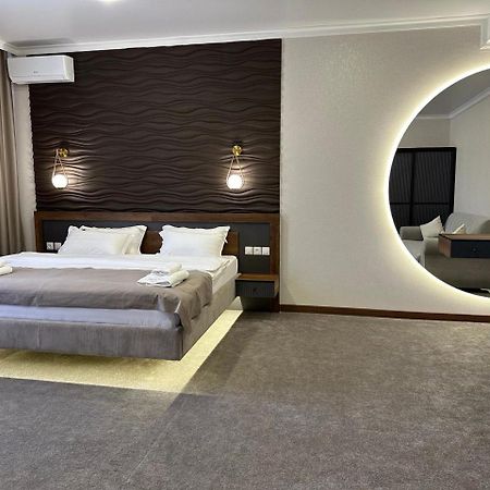 Grand Way Hotel Тараз Экстерьер фото