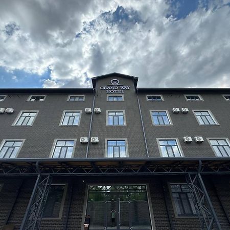Grand Way Hotel Тараз Экстерьер фото